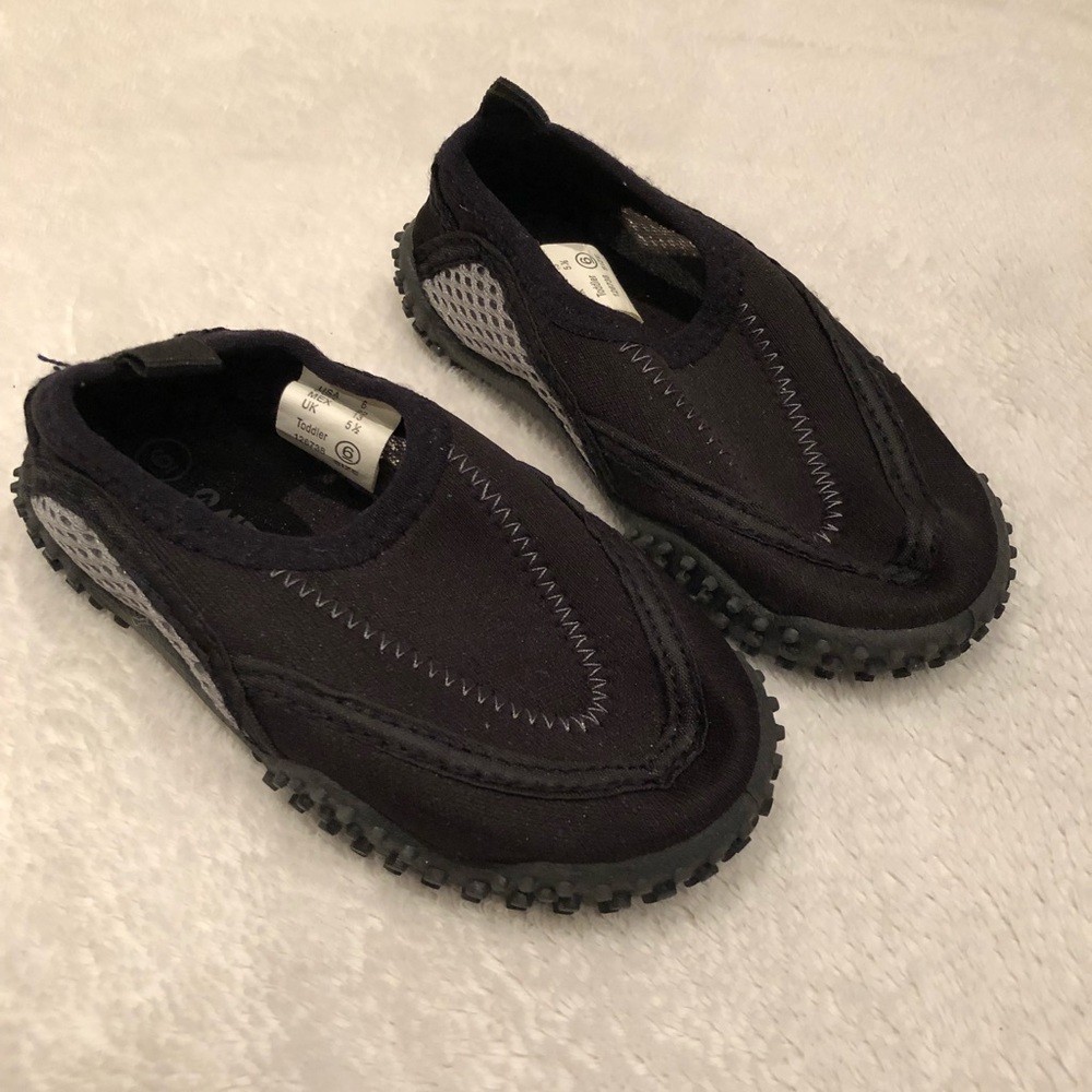 Aqua shoes - toddler size 7